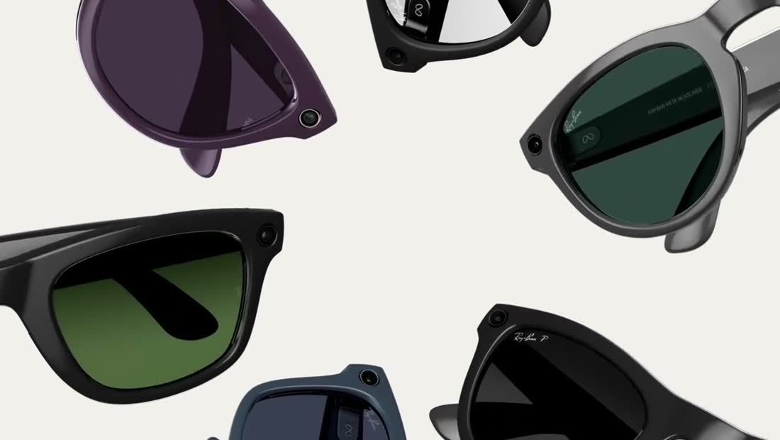 Vários óculos Ray-Ban Meta em diferentes cores, sobre fundo claro